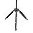 PEDESTAL DE PISO PARA GUITARRA SOUNDKING, CON SISTEMA DE AUTO-AGARRE, EXTENSIBLE HASTA 1.16 M, COLOR NEGRO