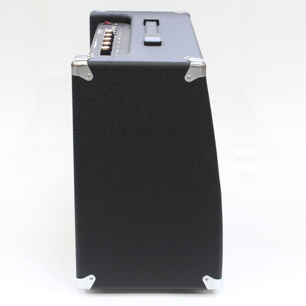 AMPLIFICADOR PARA BAJO SOUNDKING, 1x12" 60WATTS, ECUALIZADOR, LINE IN/OUT